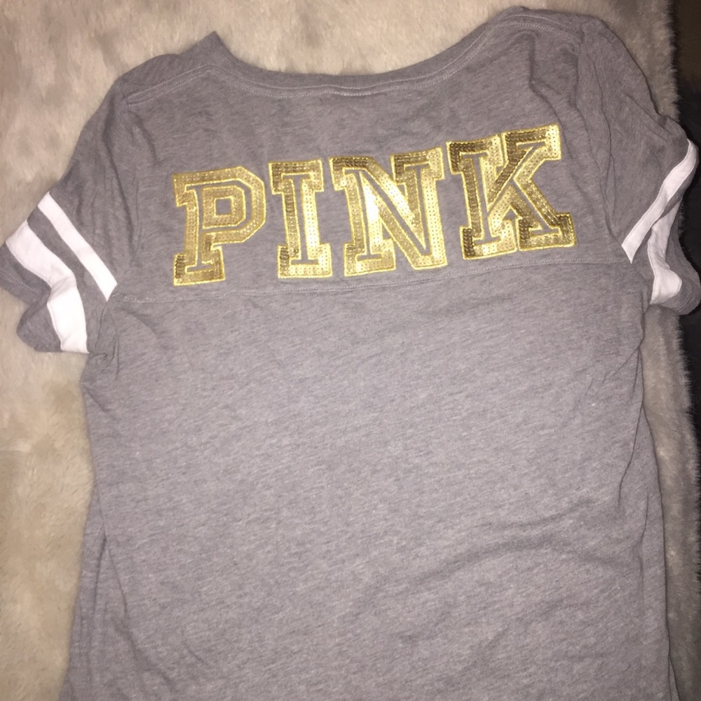 “VS PINK” v-neck shirt